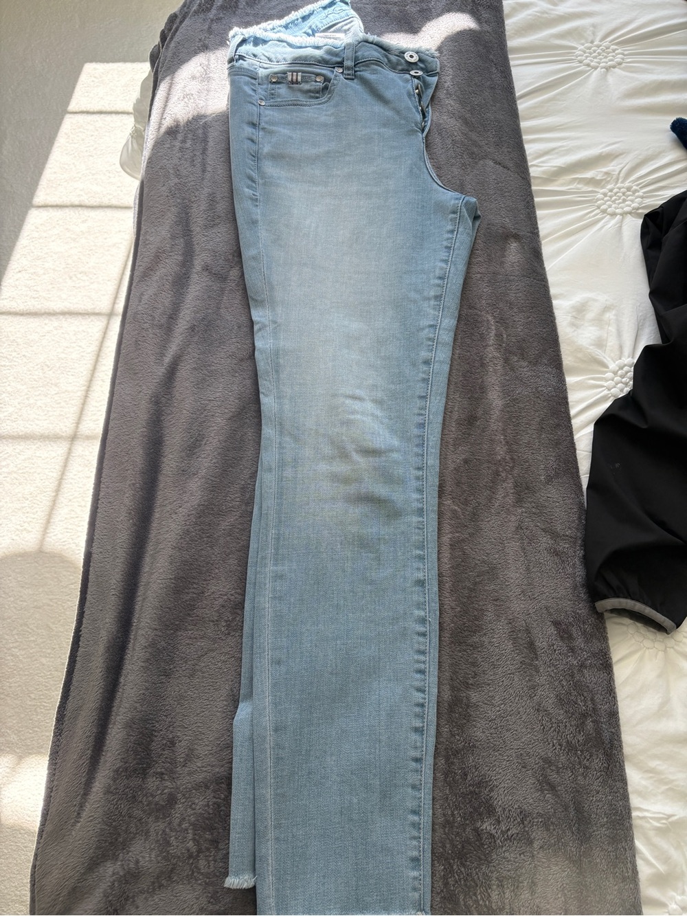 Jag Jeans Light Blue Frayed Waistband Denim